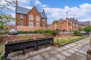 Photo 25- click for photo gallery